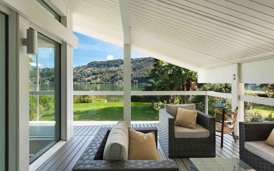 7 Custom Lake House Must-Haves